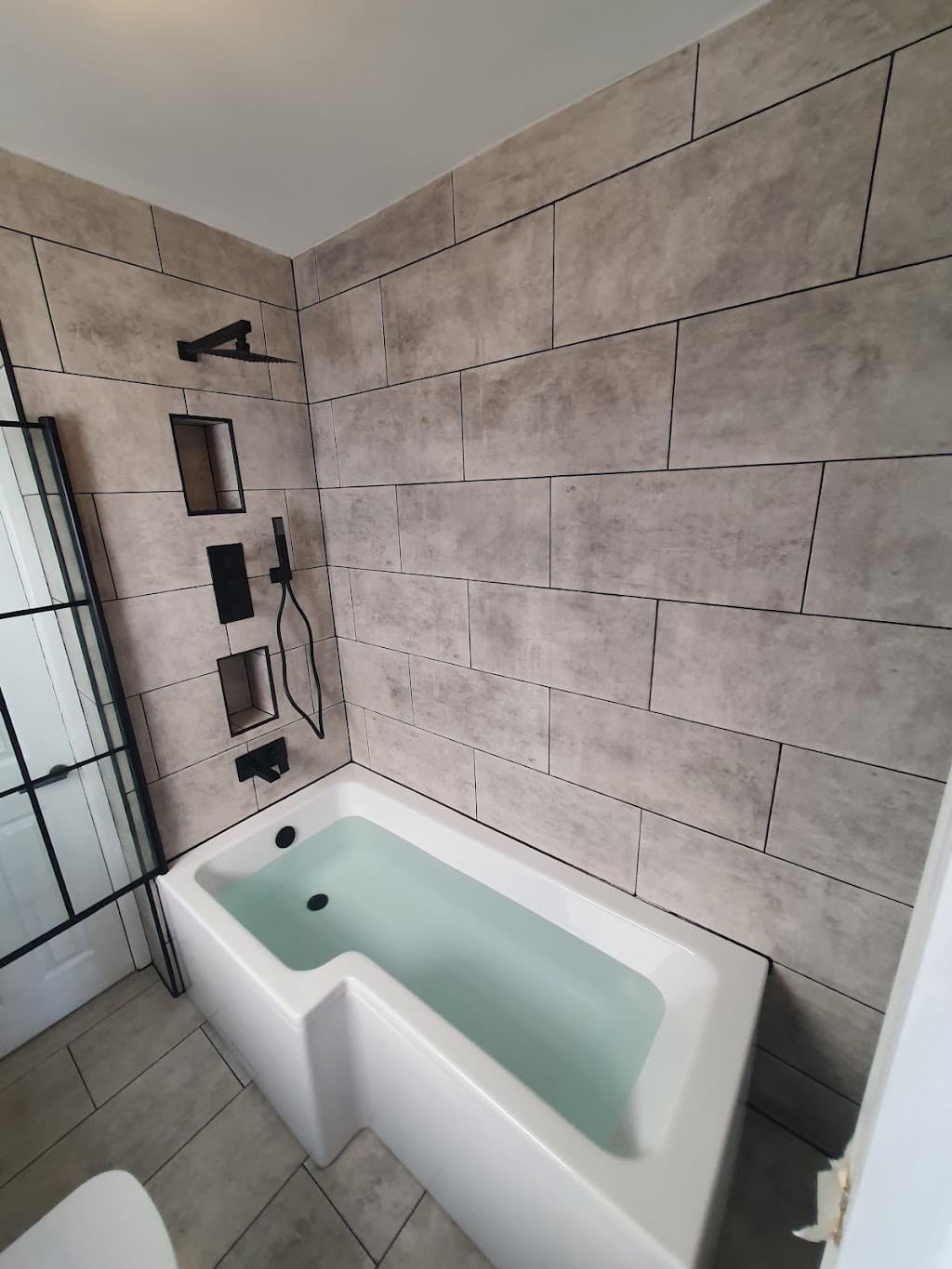 AB Interiors bathrooms and Tiling