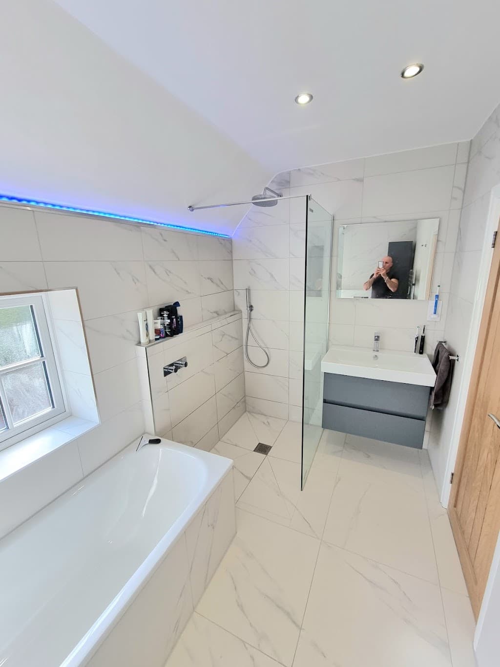 STYLISHWETROOMS, wetroom specialist and bathroom renovation