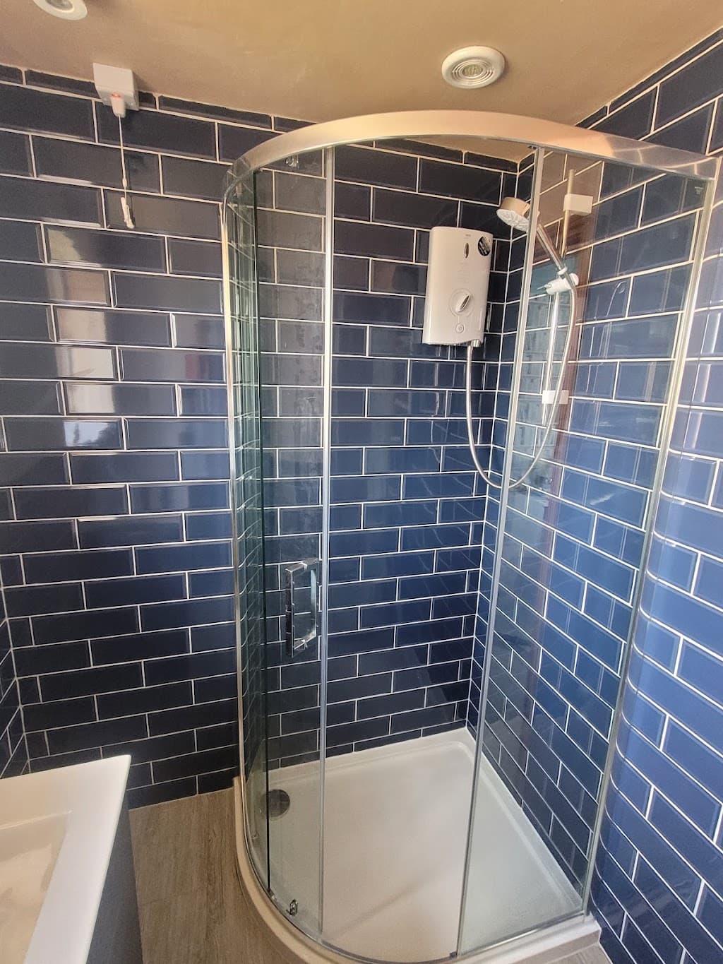 Home By Aaron Bespoke Bathrooms and Tiling