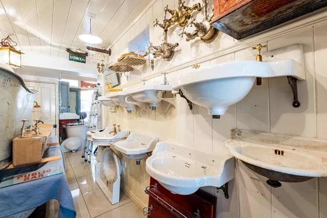 Stiffkey bathrooms