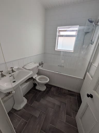 B4 BATHROOMS LTD — Customer photo