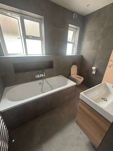 Hugo Oliver | Luxury Bathroom Showroom London — Customer photo